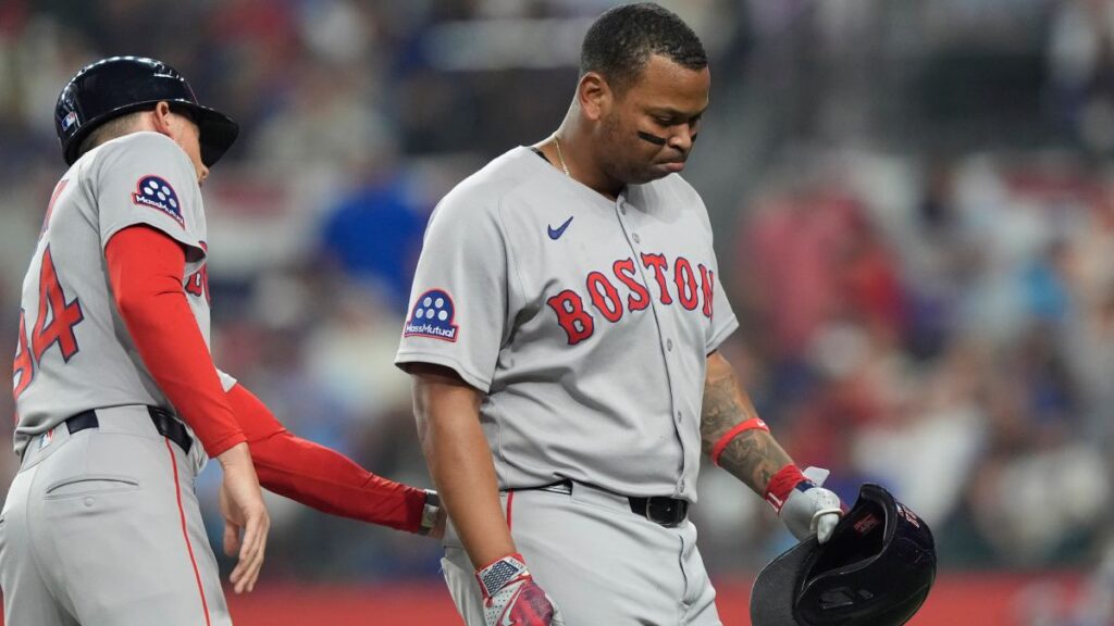 Devers suma dos ponches más y extiende mala racha que iguala marca de MLB en los primeros cuatro juegos de Red Sox