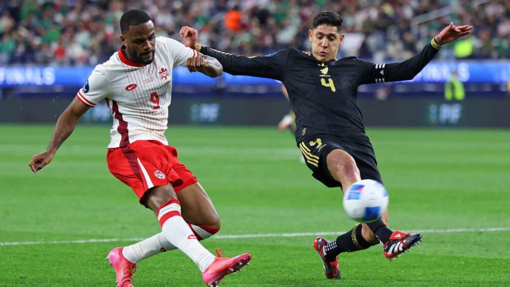 ¿Falta de Edson Álvarez? Polémica arbitral aparece en el Canadá-México de la Nations League