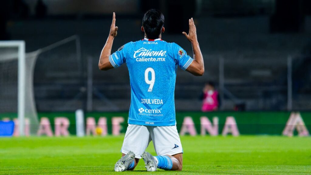 Cruz Azul continúa su buen momento y derrota a San Luis con doblete de Ángel Sepúlveda