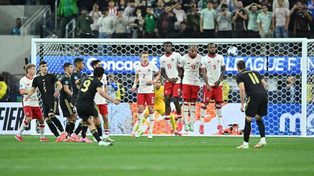Raúl Jiménez ilumina la Nations League