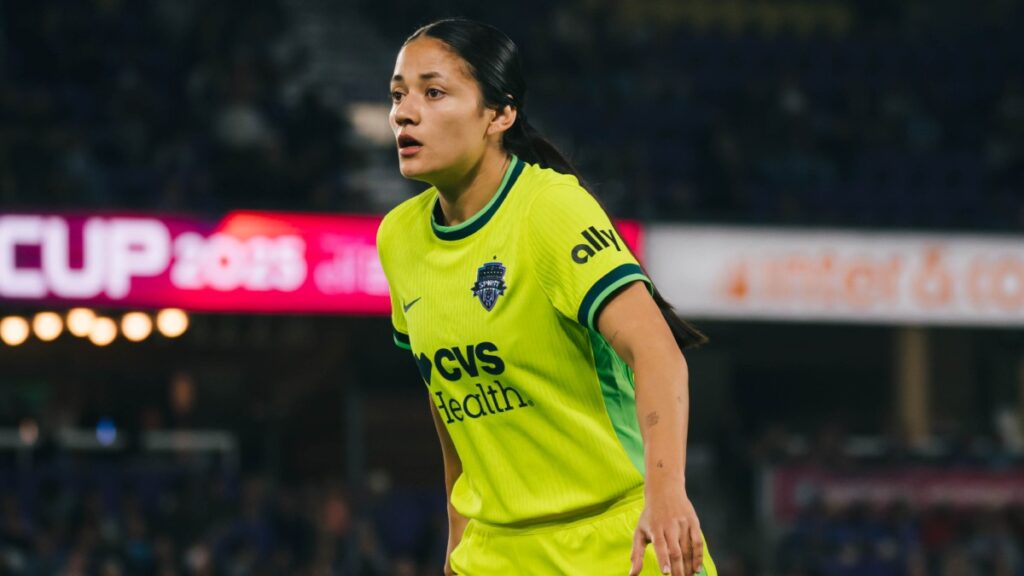 Rebeca Bernal hace su debut con el Spirit | @WashSpirit