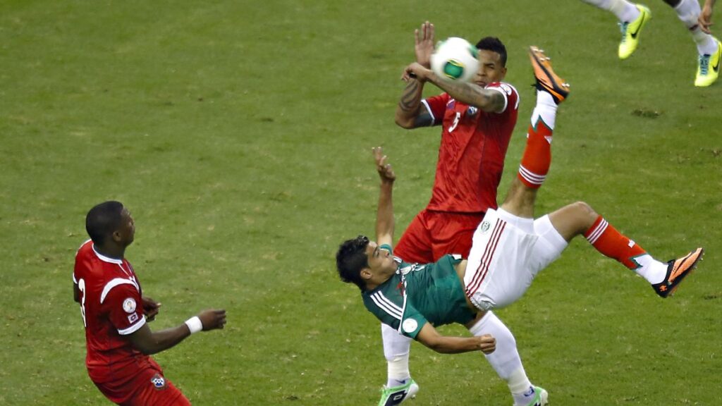 El delantero le dio vida a México en el Hexagonal Final | Imago7/Luis Licona