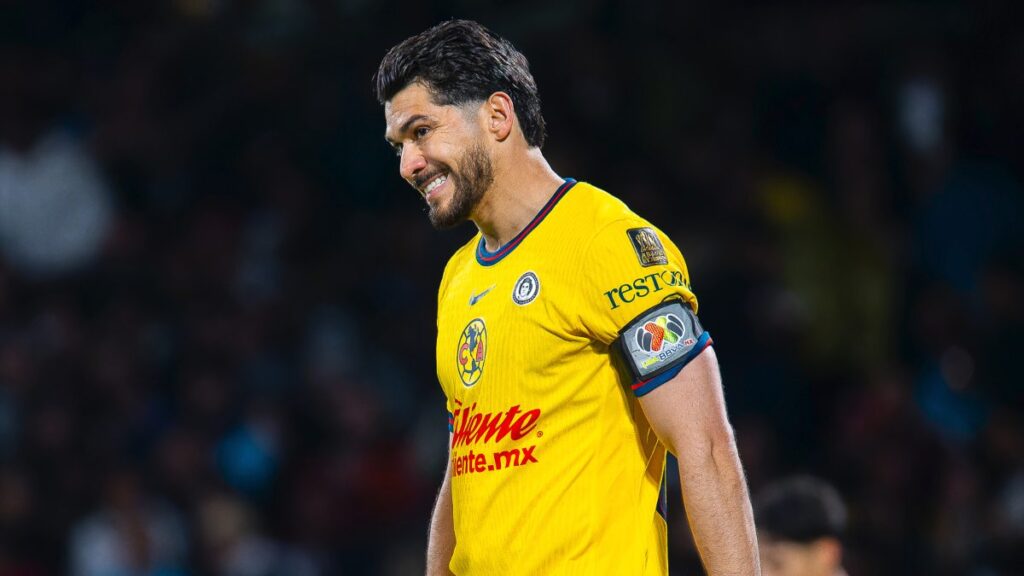 Henry Martín será baja hasta por un mes