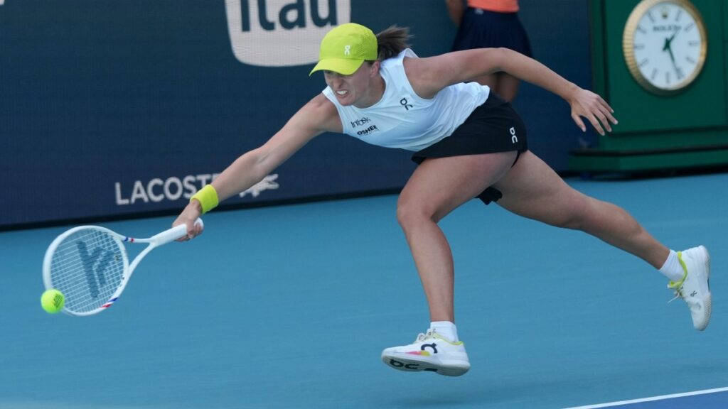 Iga Swiatek en un partido de tenis