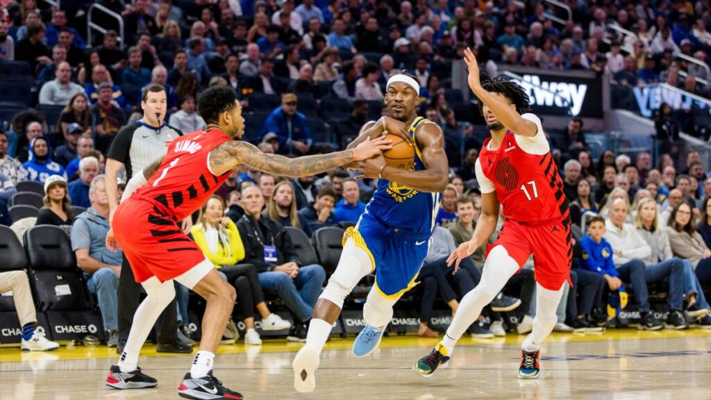 Jimmy Butler guía victoria de los Warriors | Reuters