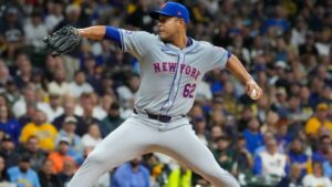 José Quintana jugará su temporada 14 en Grandes Ligas con los Cerveceros de Milwaukee