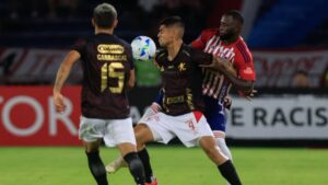 América brilla en los penales y elimina a Junior de la Copa Sudamericana