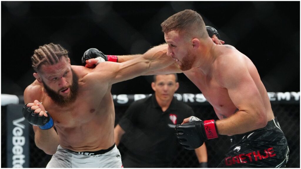 Justin Gaethje y Rafael Fiziev en UFC 313 | Reuters