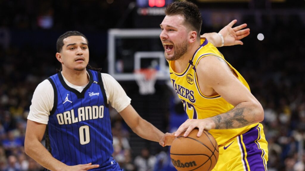 Luka Doncic en juego de los Lakers