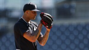 ¡Siguen las malas noticias! El lanzador Luis Gil se lesiona y se pierde el inicio de temporada con los Yankees