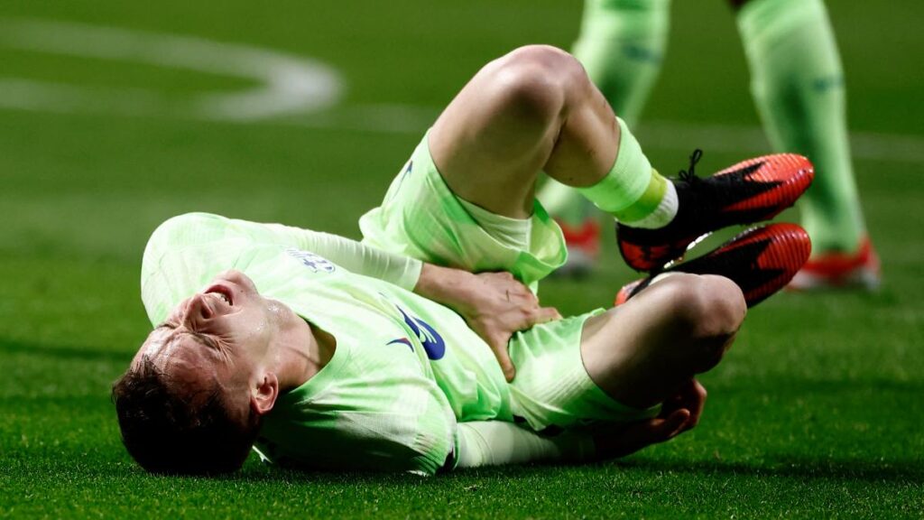 Marc Casadó, lesionado en el Atlético de Madrid vs Barcelona