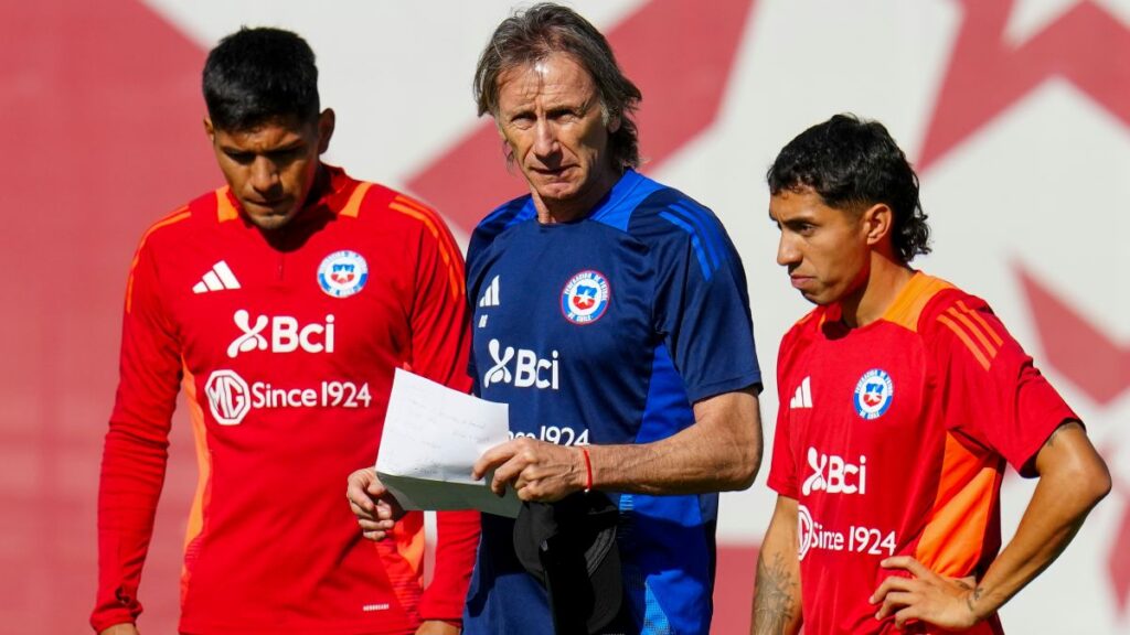 El técnico de Chile habló de cara al partido ante Paraguay (AP Foto/Esteban Félix)