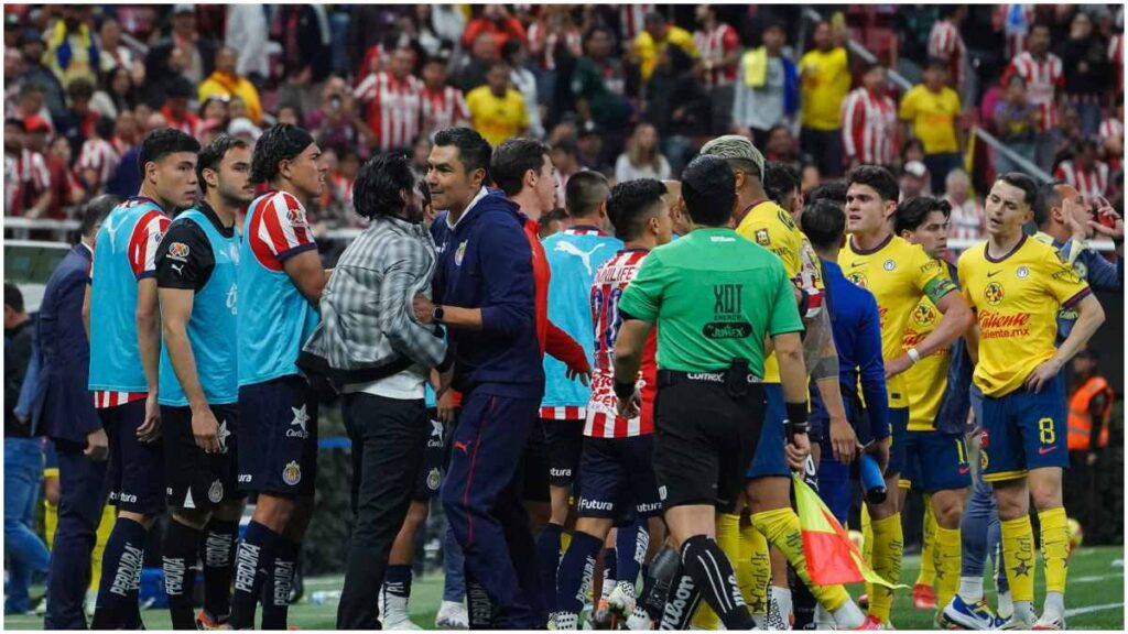 Todo listo para el clásico de América vs Chivas | Imago7