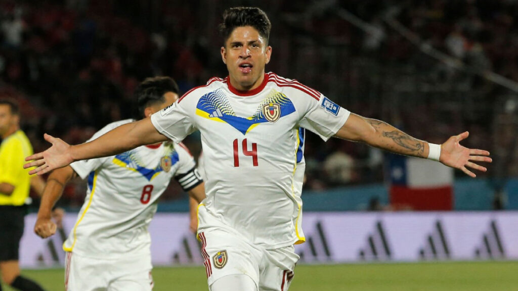 Rubén Ramírez celebra un tanto con Venezuela. | AP