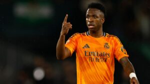 Vinicius da la cara tras la derrota ante el Betis y se enfoca en el Atleti: “Que el martes sea una locura el Bernabéu”