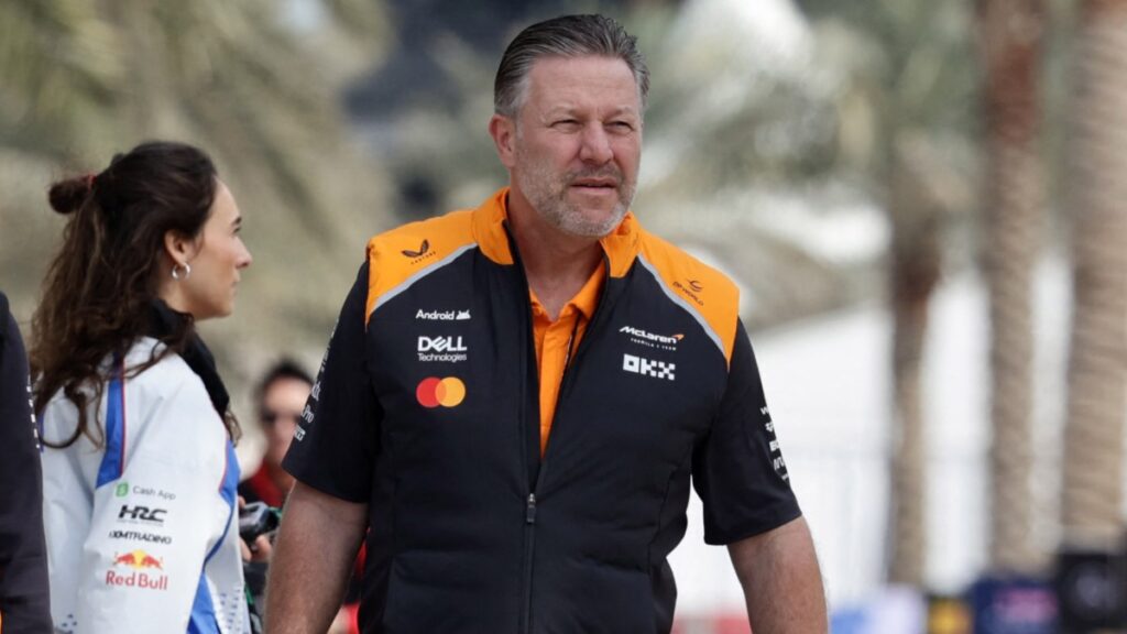 Zak Brown cuestiona a Red Bull por elección de Liam Lawson: "Yuki Tsunoda es quien debería estar"