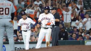 Isaac Paredes logra el tercer triple de su carrera y ayuda a los Astros a vencer a los Tigers