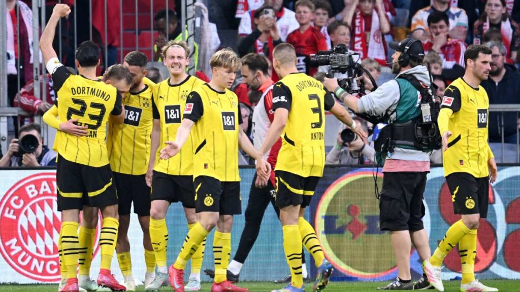Bayern Munich y Borussia Dortmund regalaron un gran clásico en el fútbol alemán en un partido que tuvo de todo.