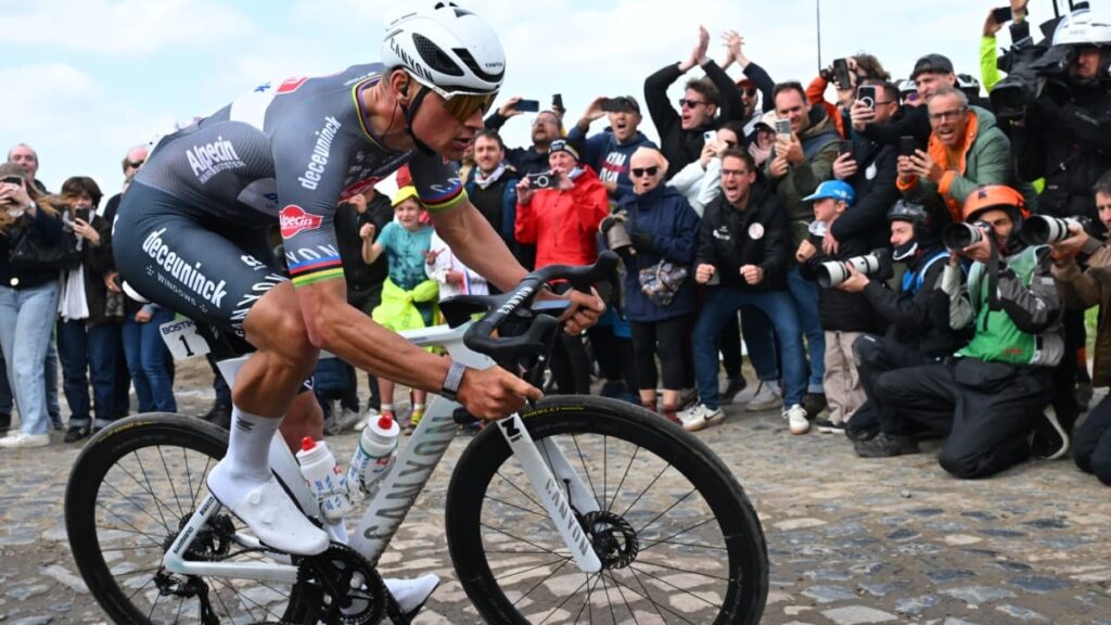 Mathieu van der Poel ganador de la París-Roubaix | @parisroubaix.