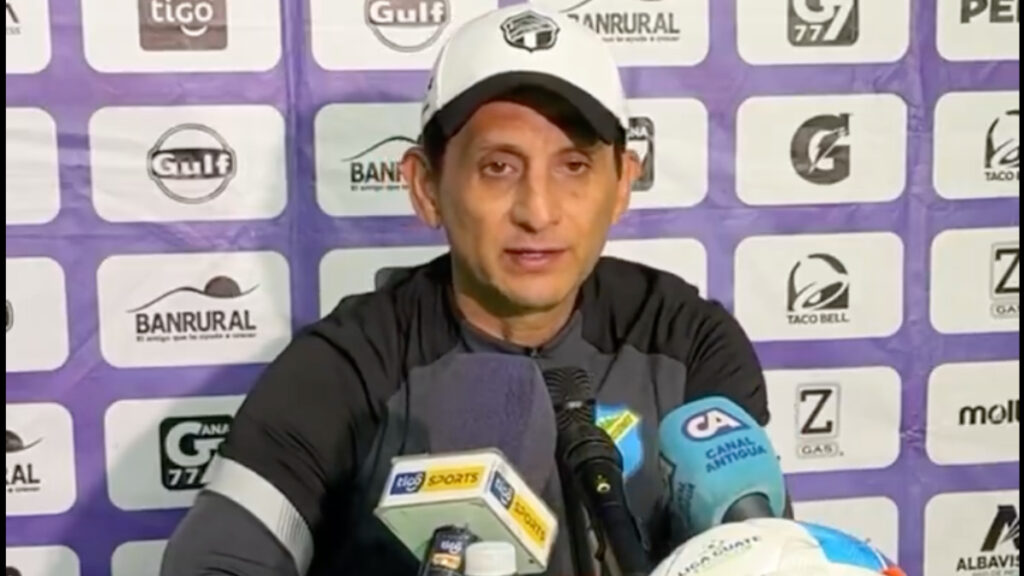 González, durante la conferencia. (captura)