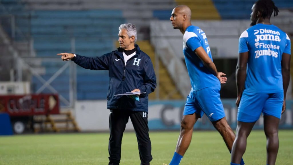 Reinaldo Rueda, DT de Honduras. (FFH)