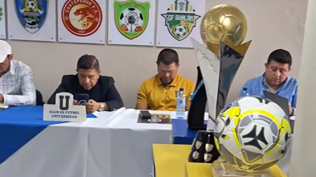 Hubo junta entre los dirigentes de los ocho que van por el ascenso. (Futbol de Primera División Guatemala - captura )