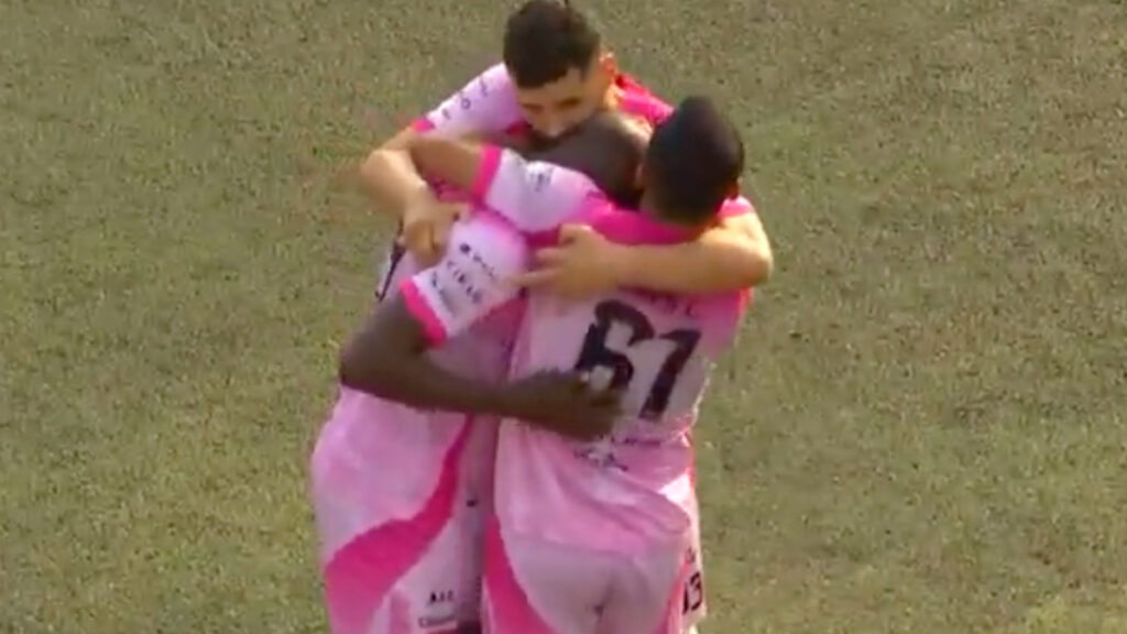 Mixco ganó y está en cuartos. (captura clarosports)