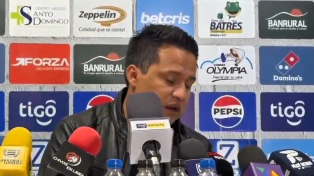 Amarini Villatoro en conferencia. (Captura Liga Guate)