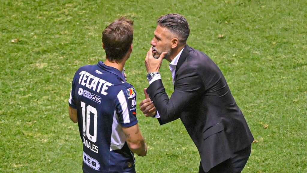 Canales y Demichelis crean caos en Monterrey | Imago7