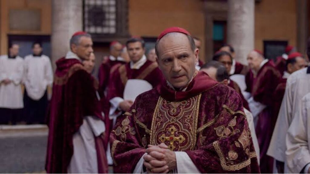 Cónclave podría considerarse como una obra de no ficción | X: @CinetecaMexico
