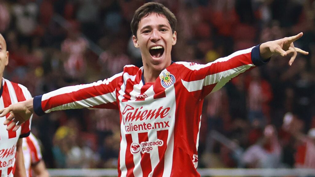Mateo Chávez vuelve a levantar interés en club de Europa; representante visita Chivas