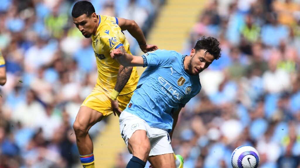 Daniel Muñoz Vs Manchester City