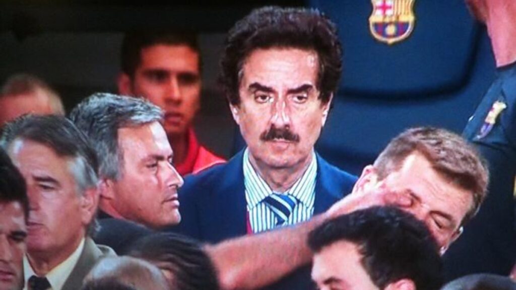 ¡De nuevo en el foco! Mourinho agrede al técnico del Galatasaray tras derrota en la Copa