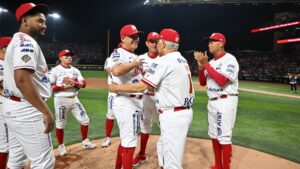 En el adiós de la leyenda Arturo López, los Diablos Rojos apalean a Leones e inician su camino por el bicampeonato en la LMB