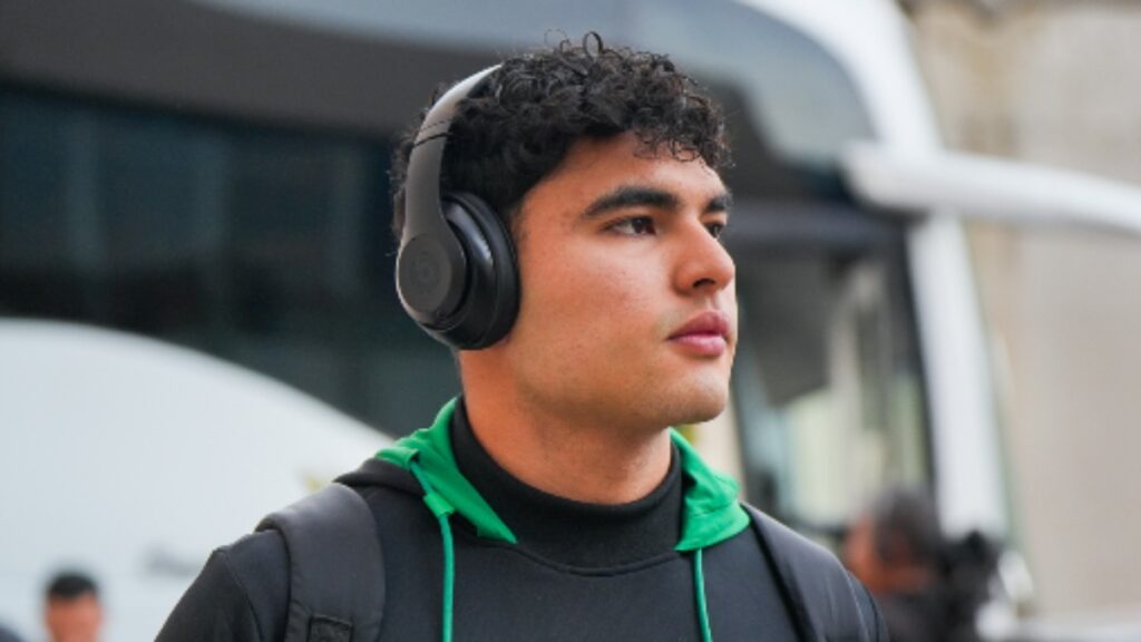 Stephano Carrillo consigue su primer gol con Feyenoord sub 21