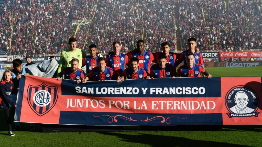 El estadio de San Lorenzo se ubica en el barrio de Bajo Flores, vecino al barrio de nacimiento de Bergoglio