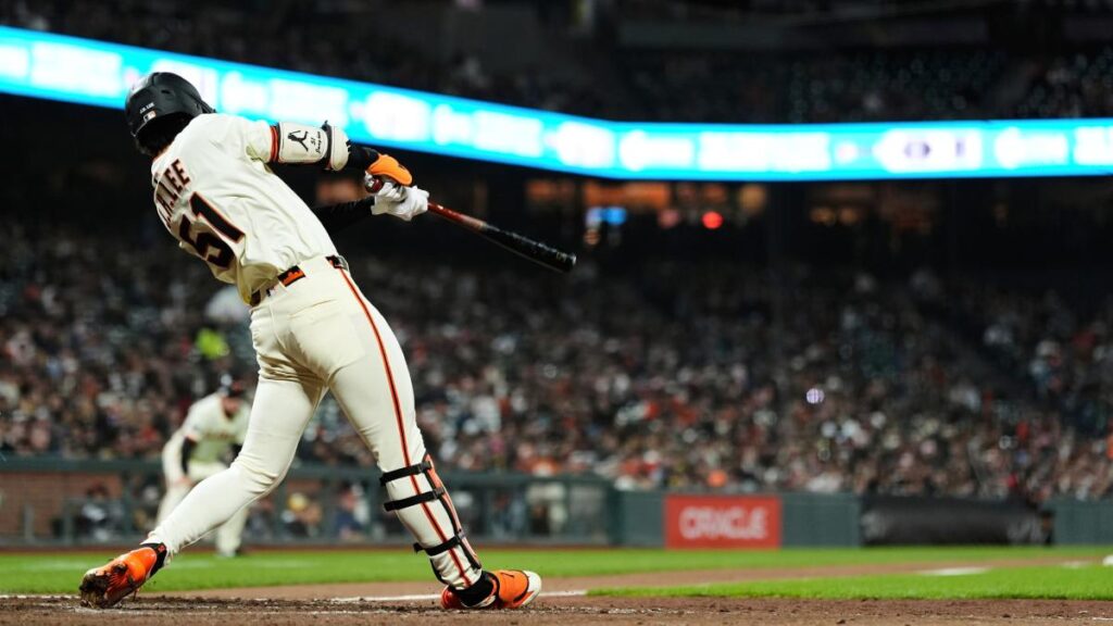 Gigantes vencen 5-2 a Cerveceros