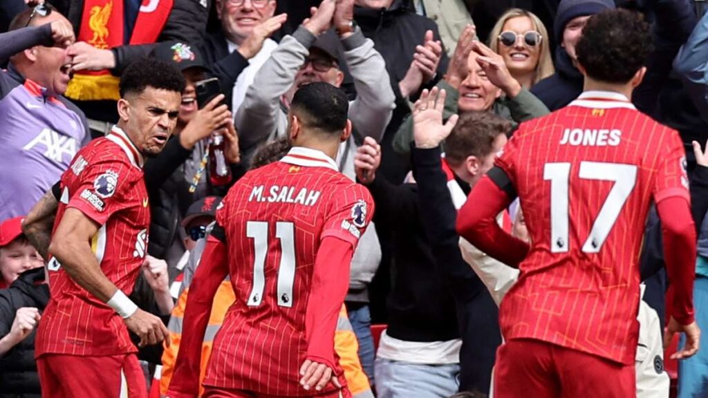 Salah festeja su renovación con el Liverpool con una asistencia… ¡qué los pone a un paso de ganar la Premier!