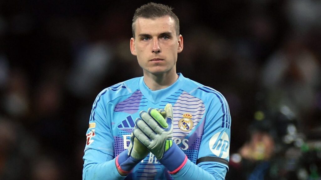 Andriy Lunin, portero del Real Madrid que ha tomado el lugar de Thibaut Courtois, está tocado por lo que es duda para el siguiente encuentro.