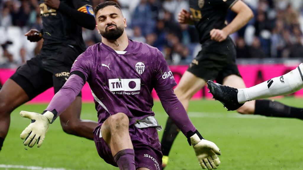 Mamardashvili: "Aposté con Vinicius 50 euros a que le paraba el penalti y no me ha pagado"