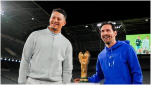 ¡Leo Messi vuelve a besar la Copa del Mundo! Esta vez junto a Patrick Mahomes, previo al Mundial de 2026