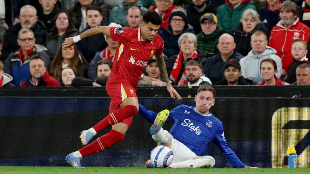 Luis Díaz con el Liverpool / Reuters