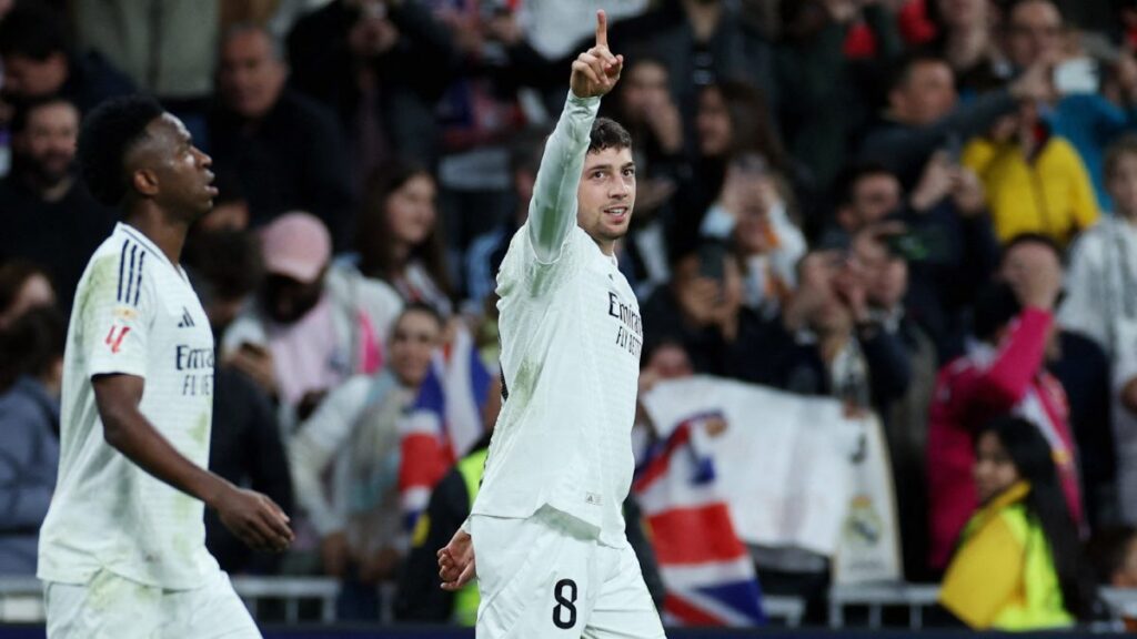Un gol de otro planeta de Valverde mantiene los 20 años sin ganar del Athletic en el Bernabéu; Real Madrid sigue en la pelea por LaLiga