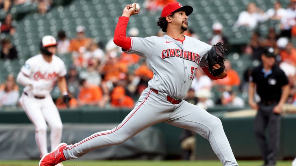 Ramón Urías y los Orioles son humillados por los Reds en casa