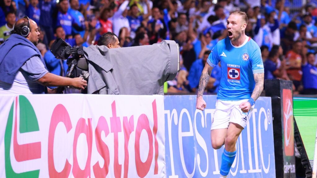 Rodolfo Rotondi se luce con doblete ante Pumas | Imago7