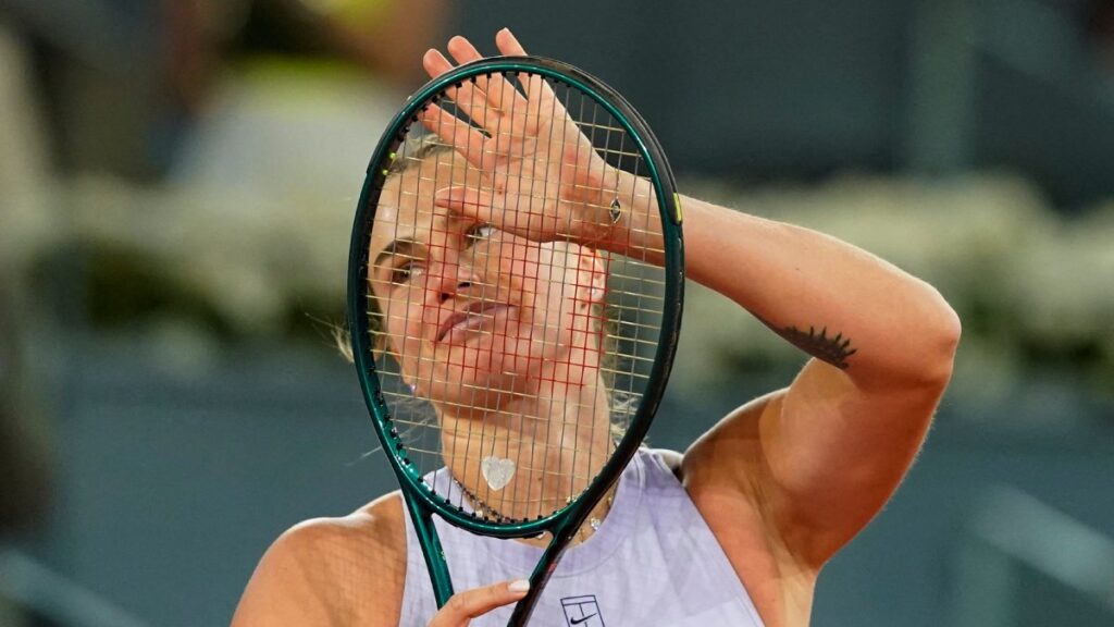 Iga Swiatek y Aryna Sabalenka avanzan a los cuartos de final del Abierto de Madrid