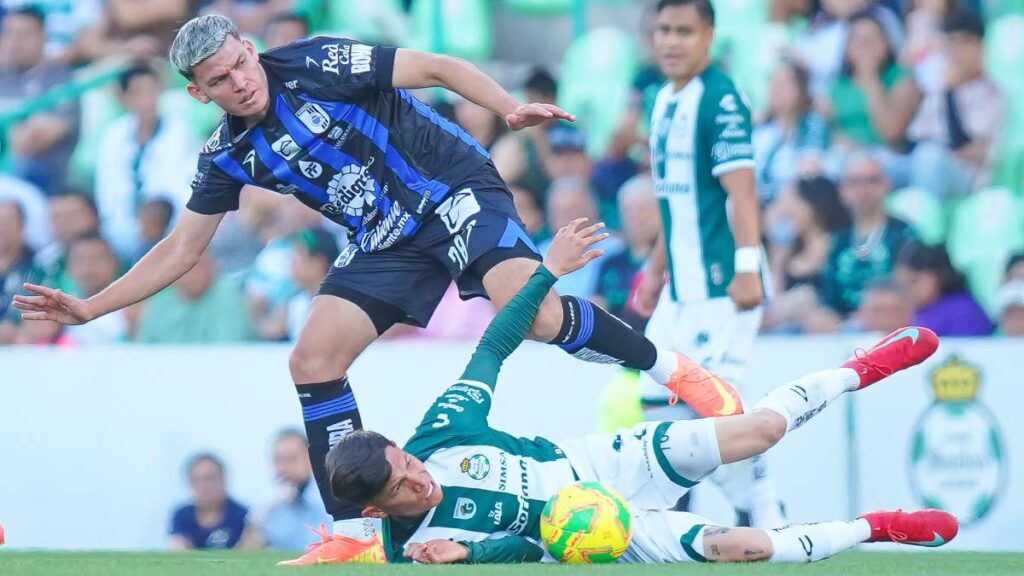 Santos Laguna deja escapar la victoria en casa y le da esperanzas de Play In a los Gallos de Querétaro