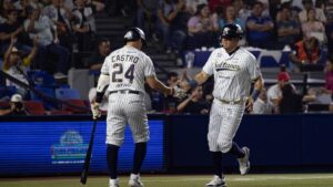 Sultanes blanquean a los Saraperos y se llevan el Clásico del Norte