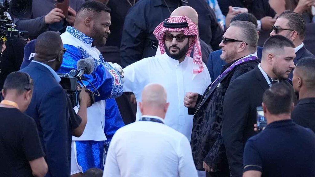 Turki Alalshikh y el pleito de 2024 con Canelo Álvarez