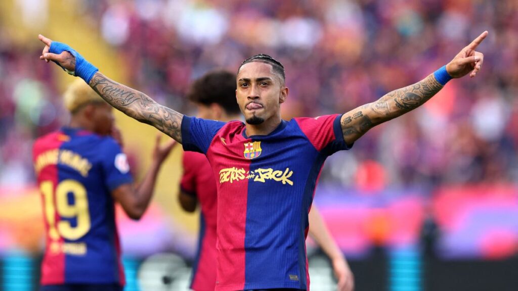 Raphinha y el Barcelona decantan el título de LaLiga